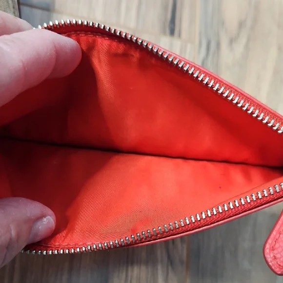 Coach Tan Signature Wallet With Red Insert Zippered Detail Women's - Picture 13 of 17